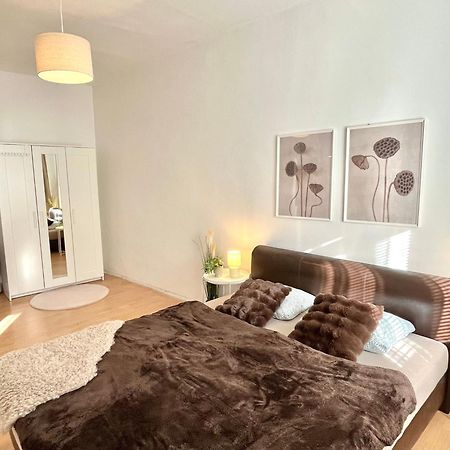 Apartment Caroline - Old Town, Ac Братислава Екстер'єр фото