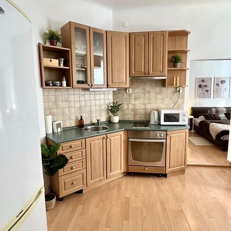 Apartment Caroline - Old Town, Ac Братислава Екстер'єр фото