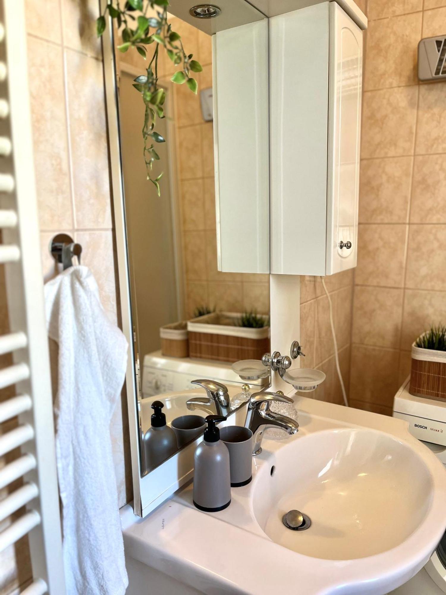 Apartment Caroline - Old Town, Ac Братислава Екстер'єр фото
