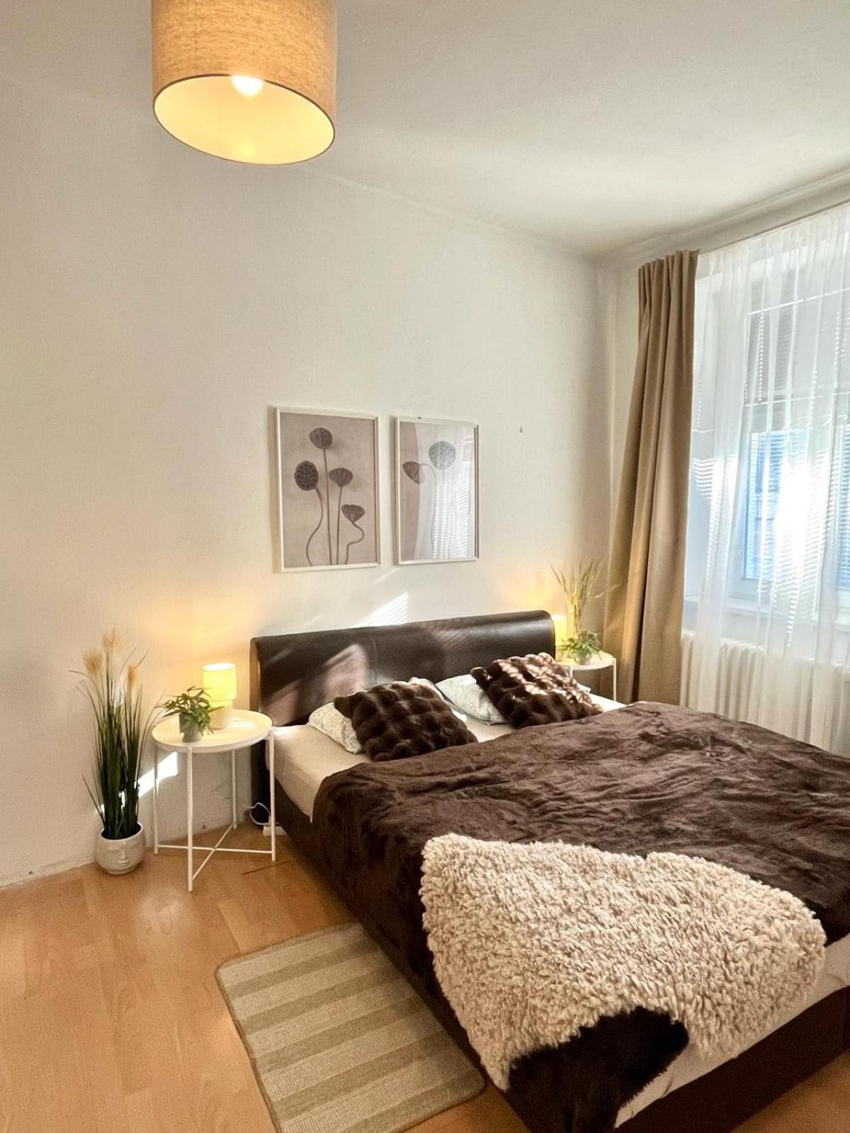 Apartment Caroline - Old Town, Ac Братислава Екстер'єр фото